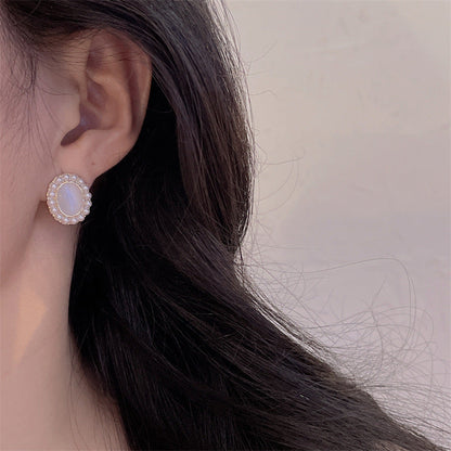 Female Niche Temperament Entry Lux High Earrings
