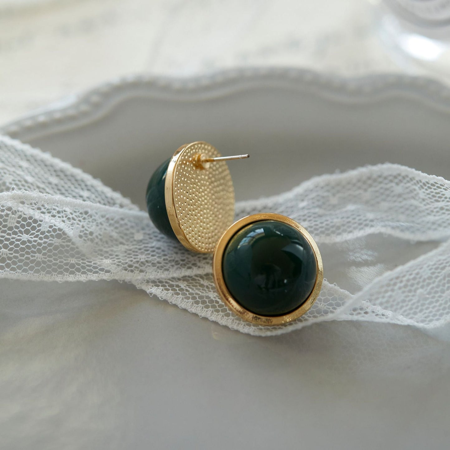 Women's Style Elegant Exquisite Ink Emerald Round Earrings