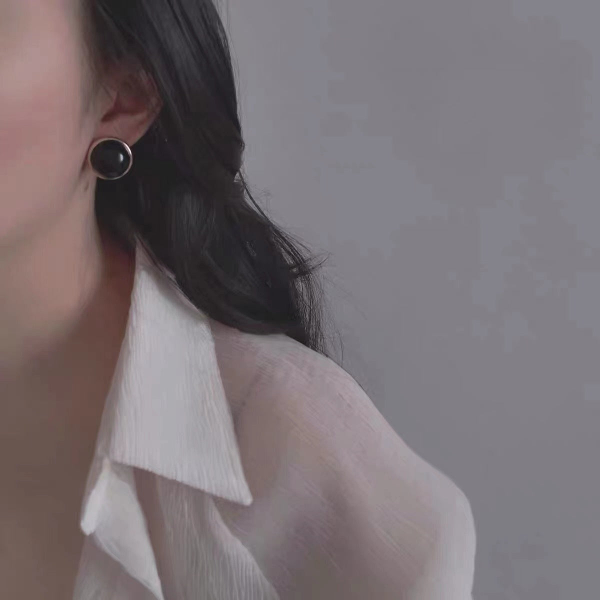 Women's Style Elegant Exquisite Ink Emerald Round Earrings