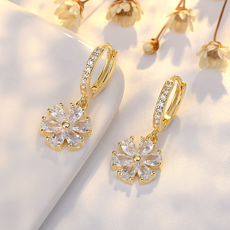 Sier Heart-shaped Ear Clip Female Fresh Refined Rhinestone Earrings