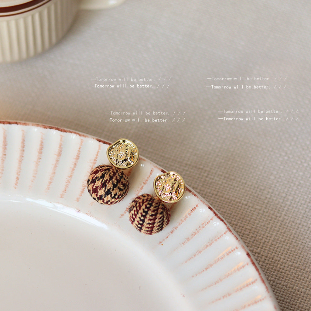 Women's Classic Style Sier Needle Woolen Yarn Ball Earrings