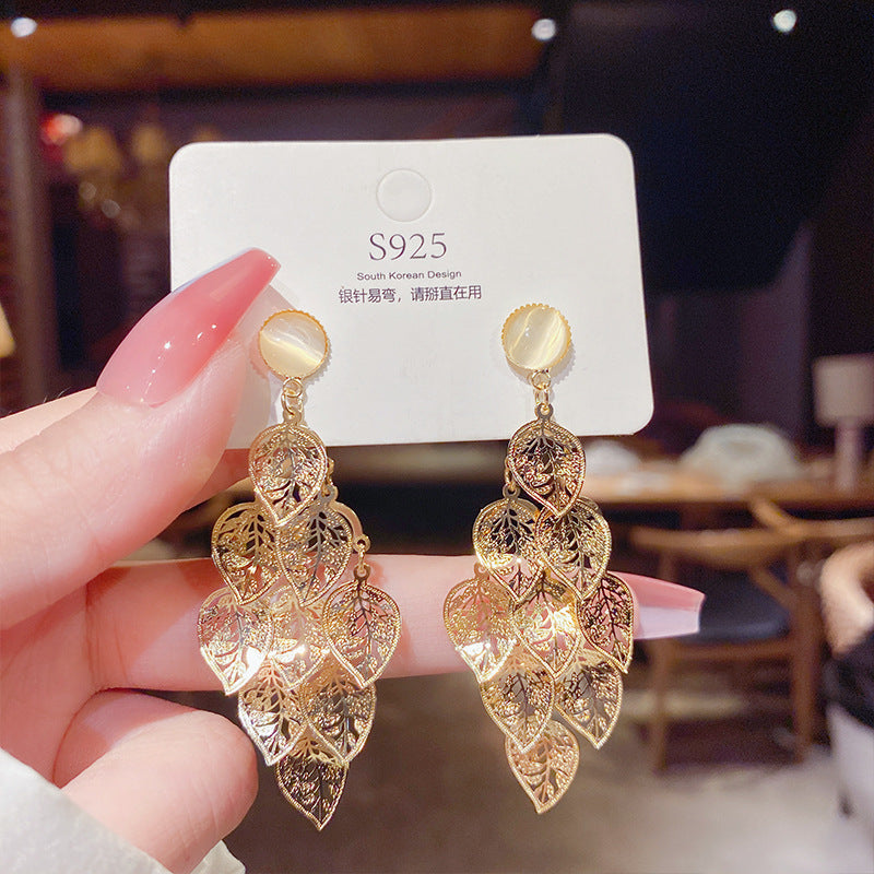 One Leaf Rich Hollow Leaves Tassel Earrings