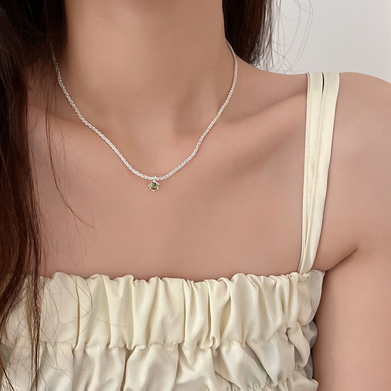 Fashion Sparkling Diamond Green Pendant Dignified Sense Necklaces