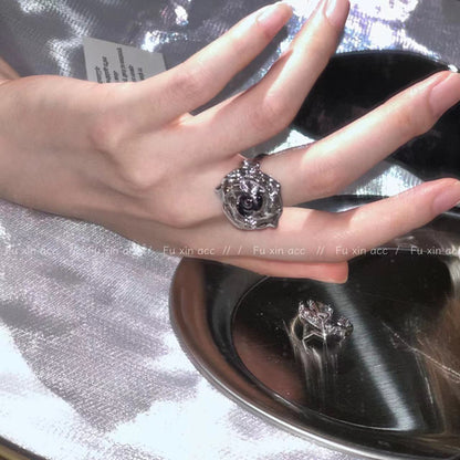 Retro Black Three-dimensional Rose Female Design High-grade Light Luxury Rings