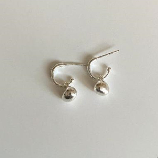 Women's Love Heart Sweet Cold Personality Art Earrings