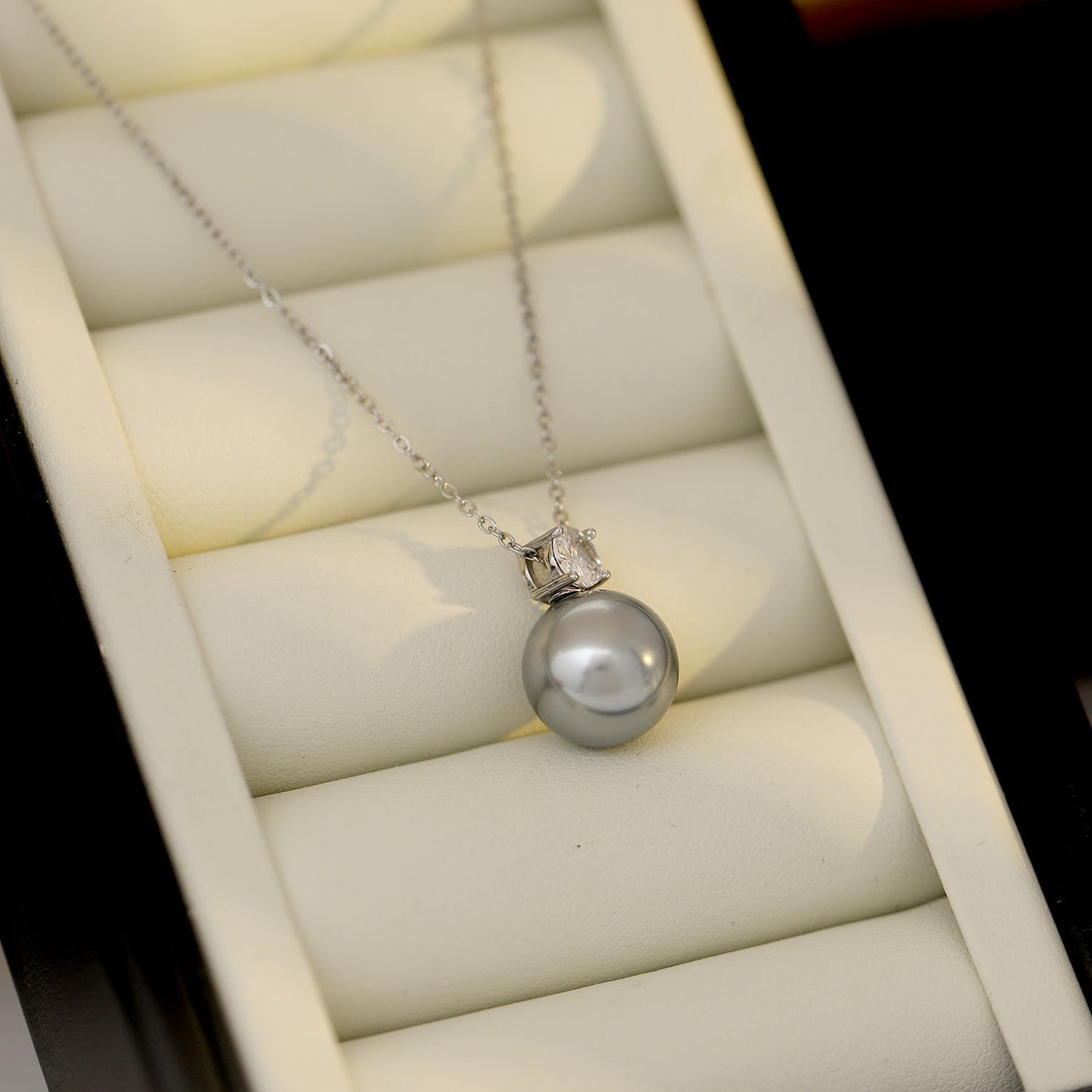 Glass Bead High-grade Graceful And Fashionable Light Luxury Necklaces