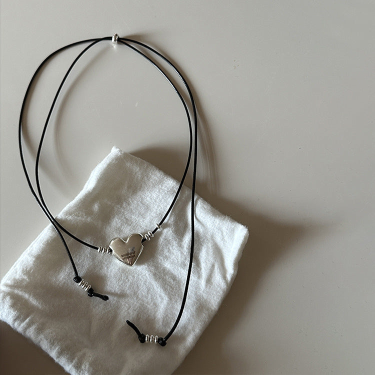 Women's Metal Heart Design Sense Niche Retro Necklaces