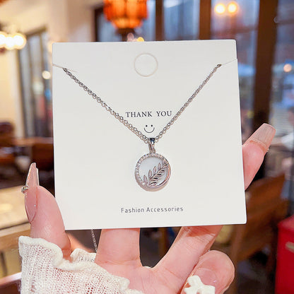 Women's Leaves Round Versatile Style Simple Pendant Necklaces