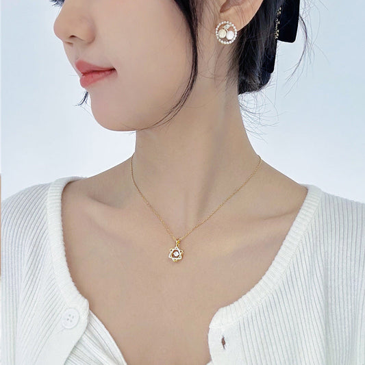 Women's Korean Style Simple And Light Luxury Niche Necklaces