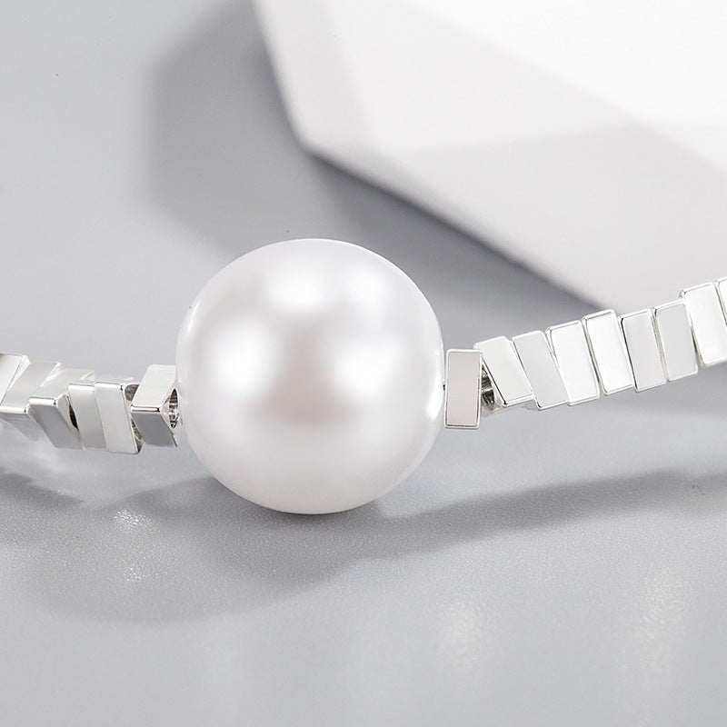 Women's Pearl Pendant Advanced Design Clavicle Chain Simple And Light Necklaces