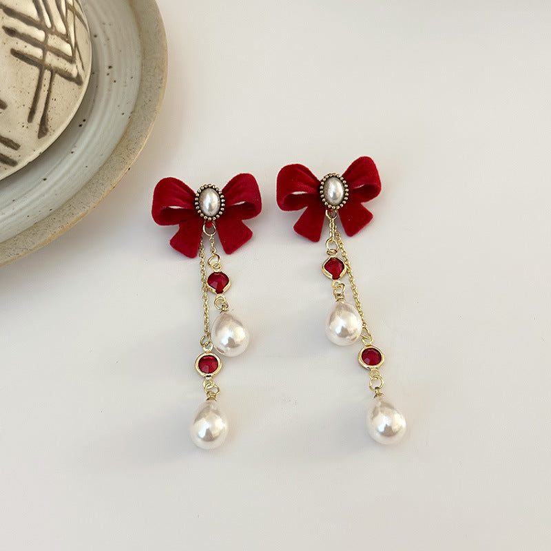 Women's Retro Black And White Camellia Light Earrings