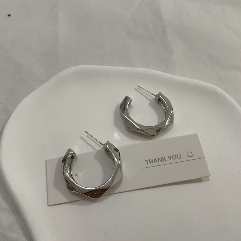 Light Luxury Sense Minority Design Cold Earrings