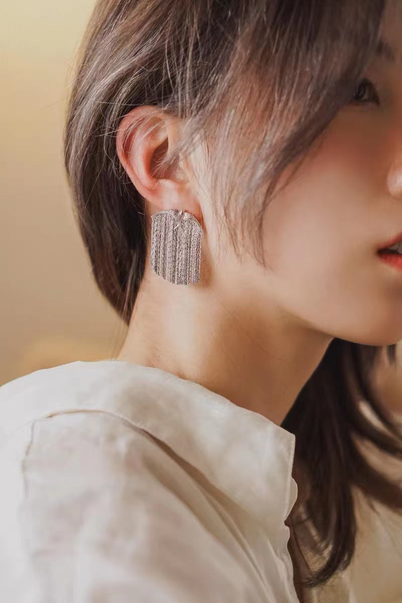 High-grade Swallow Three-dimensional Flying Bird Tassel Earrings