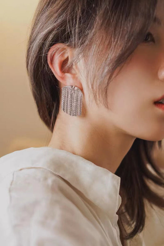 High-grade Swallow Three-dimensional Flying Bird Tassel Earrings