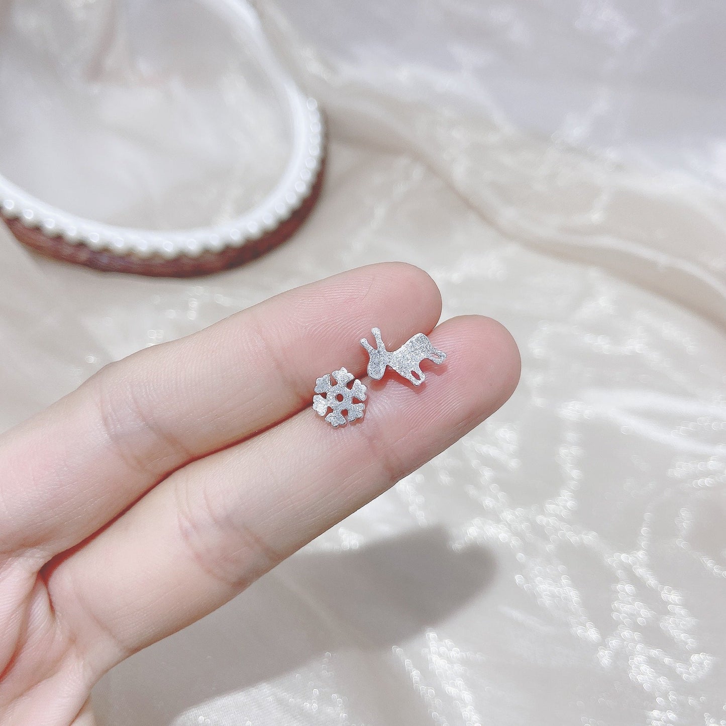 Sier Female Simple And Compact Delicate Earrings