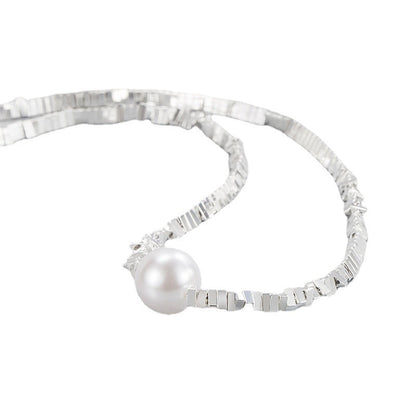 Women's Pearl Pendant Advanced Design Clavicle Chain Simple And Light Necklaces