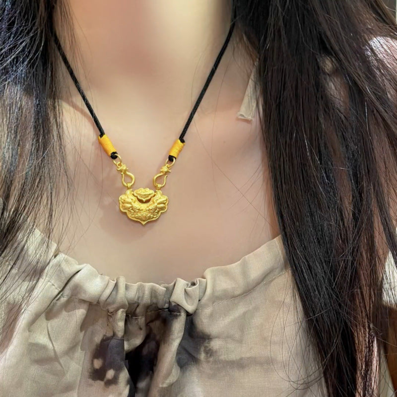 Luxury High-grade Character Safety Lock Clavicle Necklaces