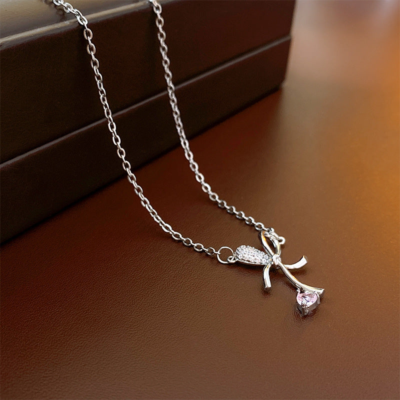 Fashion Sparkling Diamond Green Pendant Dignified Sense Necklaces