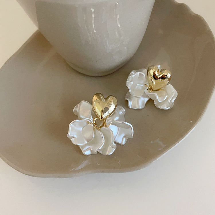 Metal Heart Female Niche Retro Personality Earrings