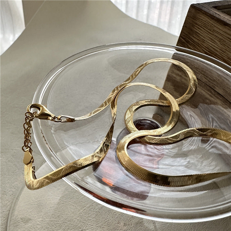 Style Fashionable Simple Embossed Snake Bone Fashion Necklaces