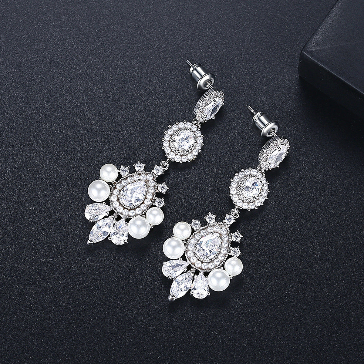 Zircon Pearl Exaggerated Temperamental Bridal Banquet Earrings