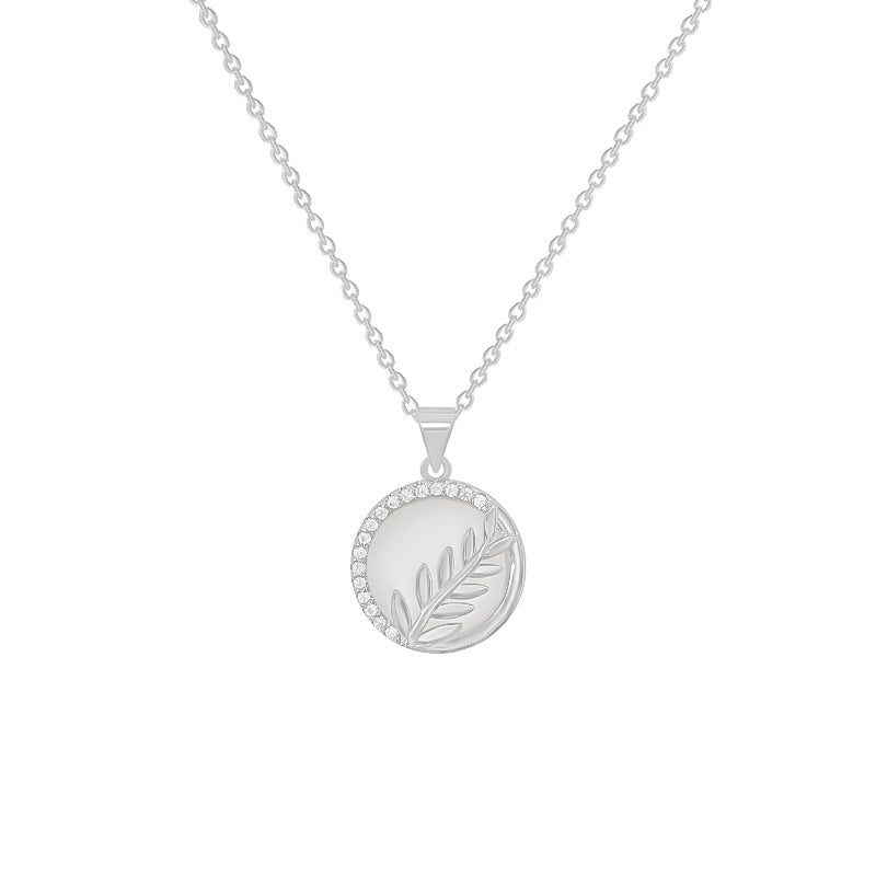 Women's Leaves Round Versatile Style Simple Pendant Necklaces