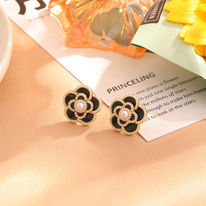 Women's Elegant Pearl High Sense Love Heart Earrings