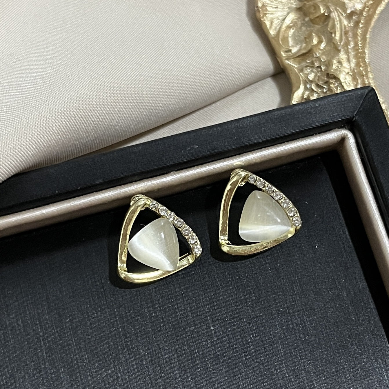 Needle French Opal Simple And Stylish Earrings