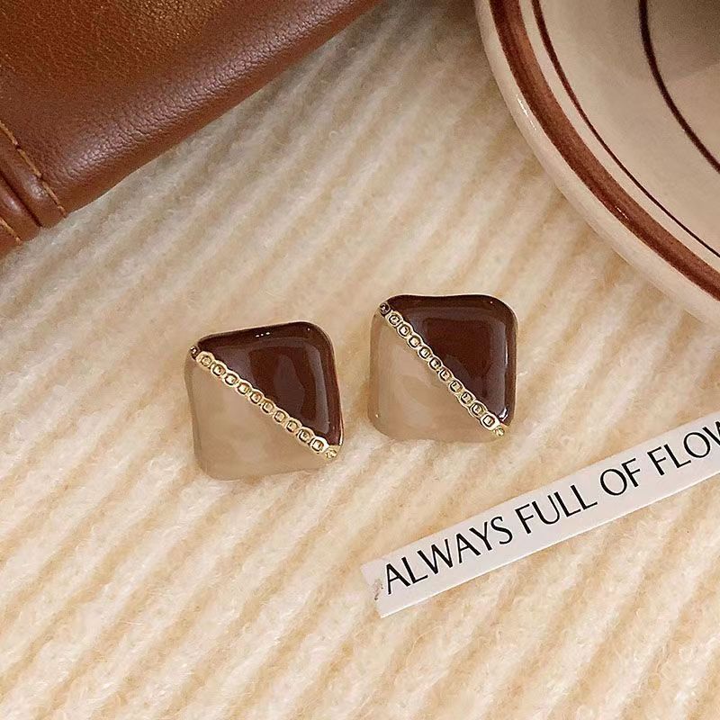 Women's Niche Color Elegance Retro Design High-grade Earrings