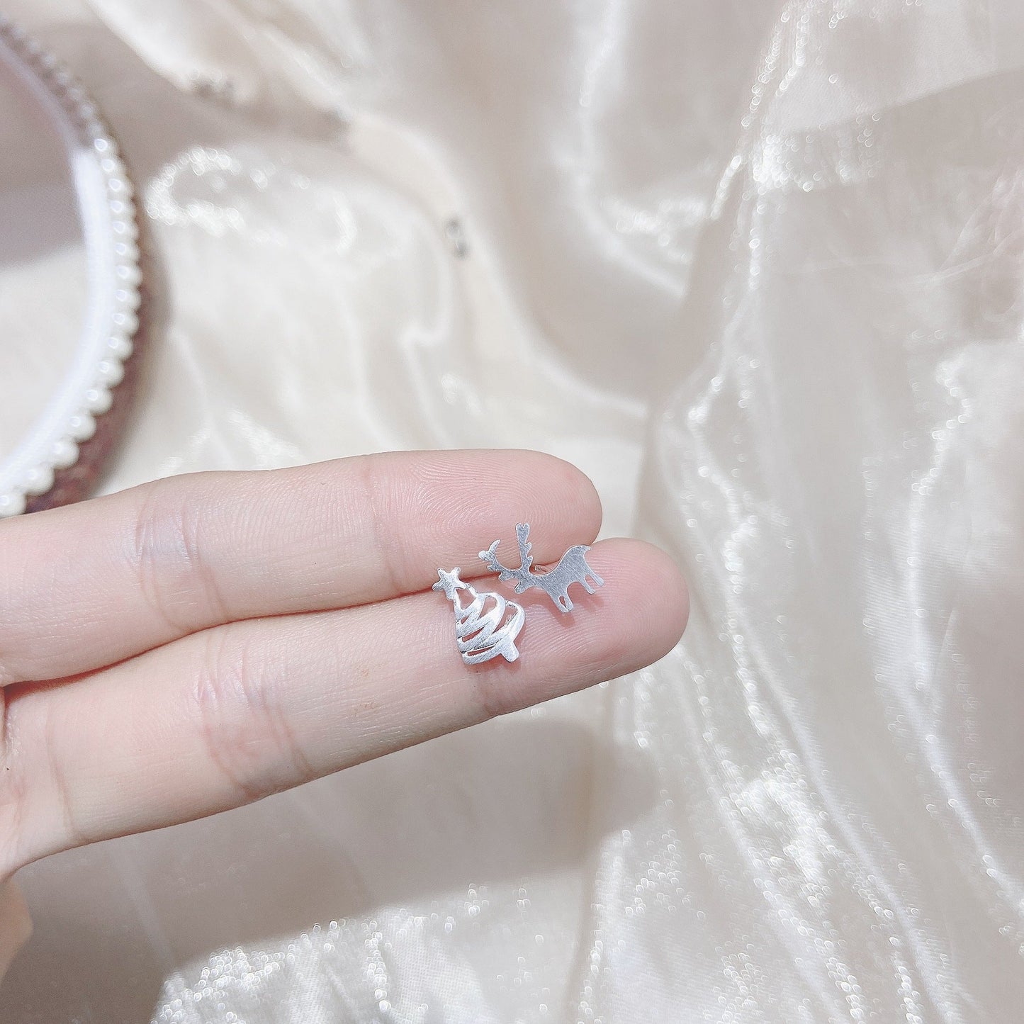 Sier Female Simple And Compact Delicate Earrings