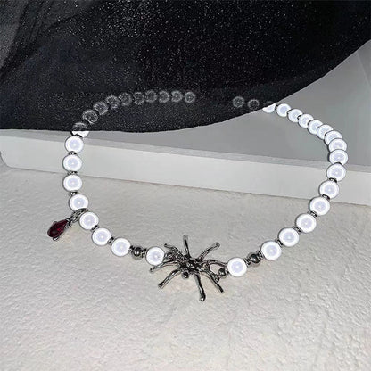 Sweet Cool Hot Spider Reflective Pearl Necklaces