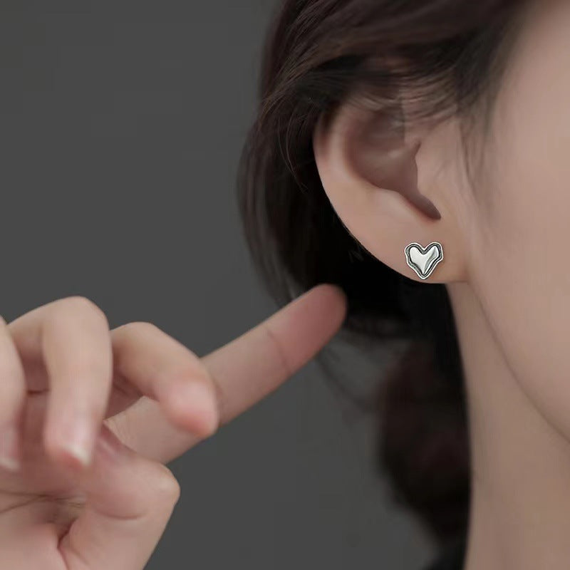 Women's Sier Needle Love Heart Design High-grade Delicate Light Earrings
