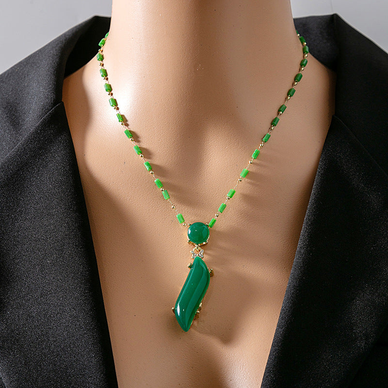 Women's Retro Emerald Gradient Peace Buckle Bamboo Necklaces