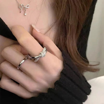 Design High-grade Twisted Female Temperament Personality Rings