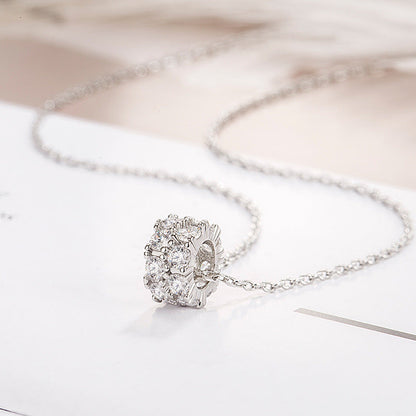 Women's Slim Waist Cold Clavicle Simple Design Senior Necklaces