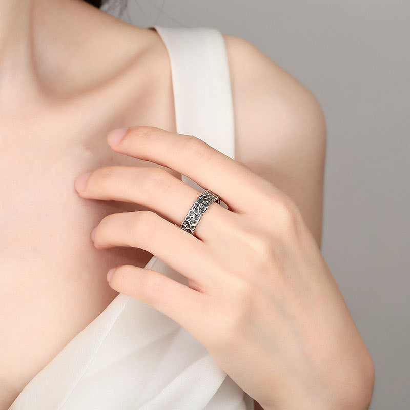 Women's & Men's & High-grade Adjustable And Single Black Rings