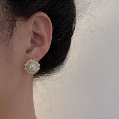 Women's Elegant Graceful High-grade Versatile Retro Diamonds Earrings