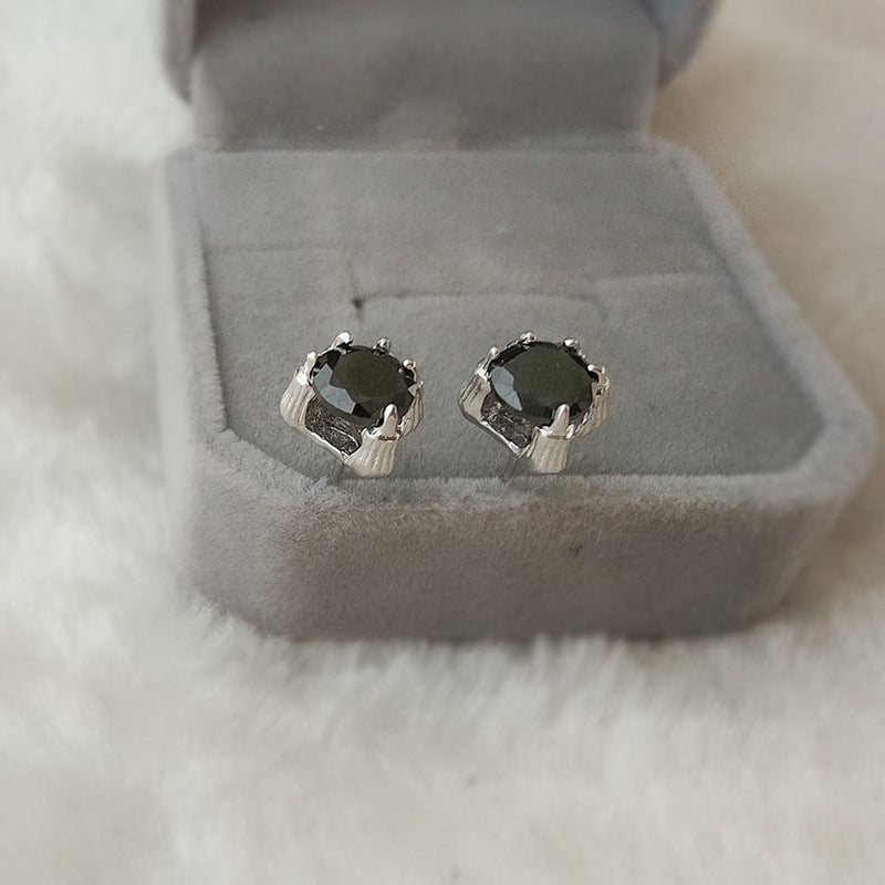 Men's Dragon Claw Simple Graceful And Fashionable Earrings