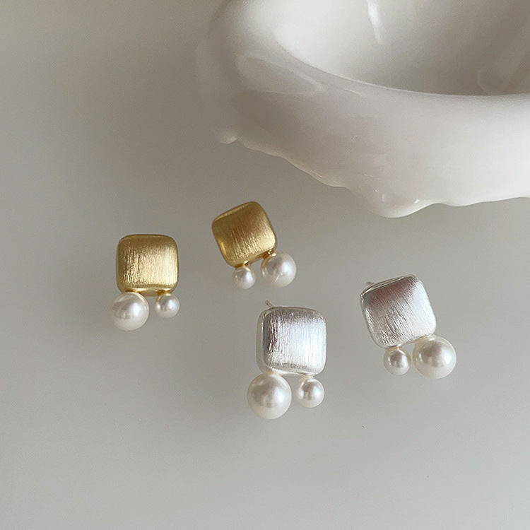 Women's Geometric Brushed Metal Pearl For Design Retro Personality Earrings