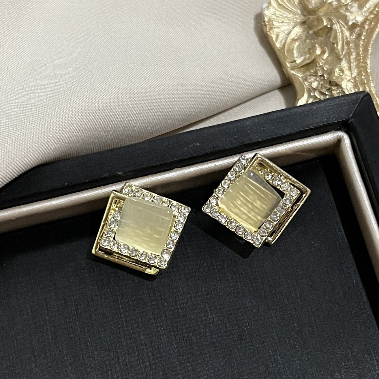 Needle French Opal Simple And Stylish Earrings