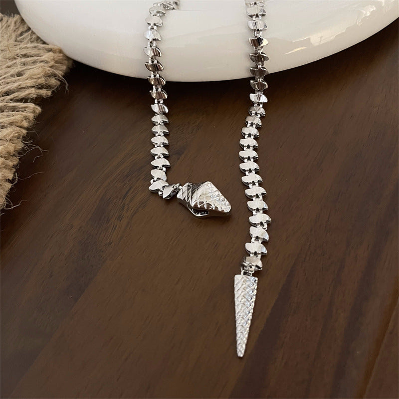 Women's Fashion Personality Gold Snake-shaped Tassel Light Luxury High Necklaces