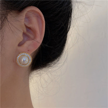 Women's Elegant Graceful High-grade Versatile Retro Diamonds Earrings