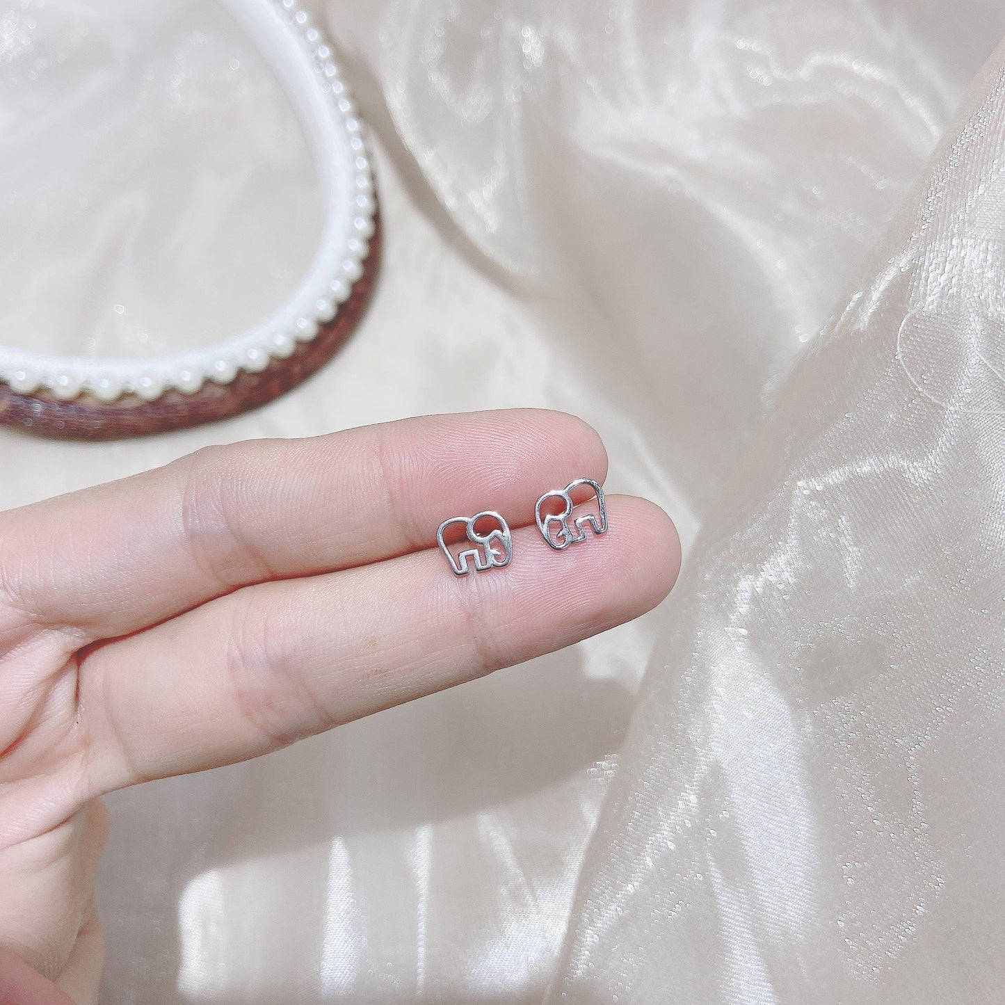 Sier Female Simple And Compact Delicate Earrings