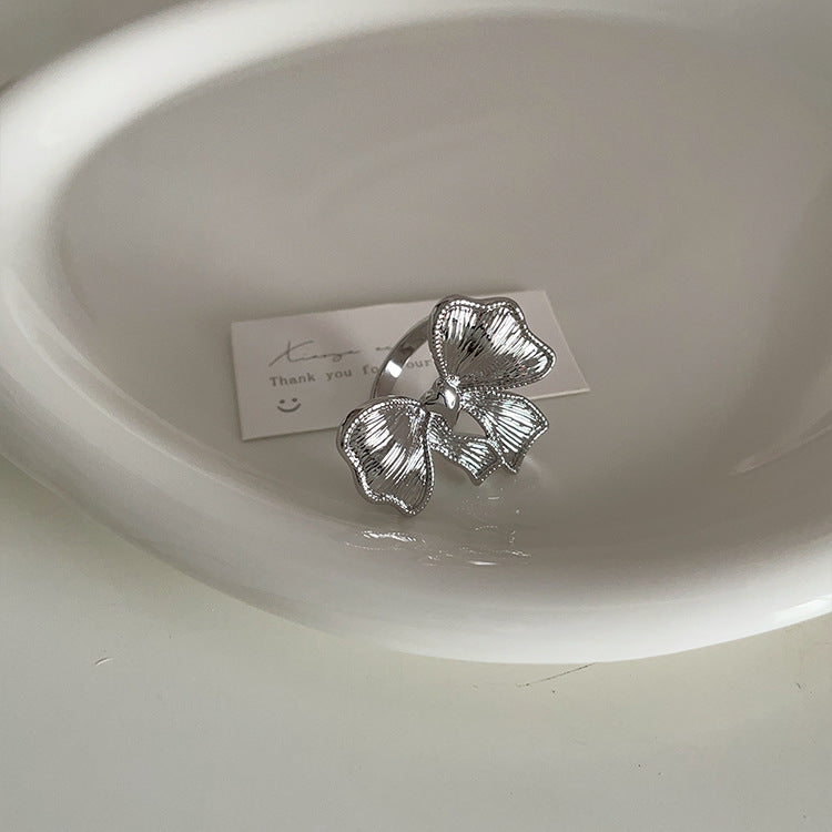 Women's Bow Design Sense Niche Retro Personality Rings