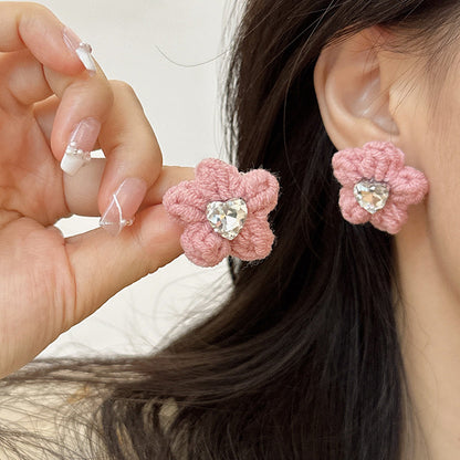 Women's Niche Plush Flower Pearl Gentle Temperament Earrings