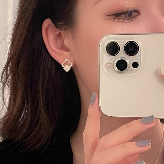 Four-leaf Flower Exquisite Niche Hollow Micro Rings