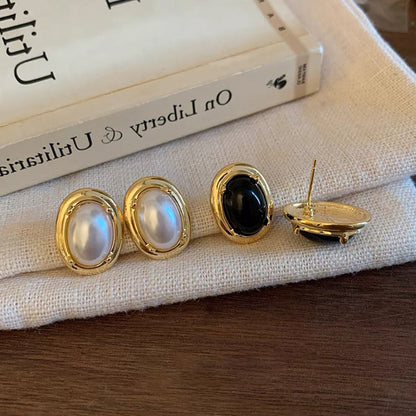 Women's Oval Metal Pearl For French Style Retro Earrings