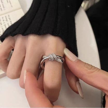 Design High-grade Twisted Female Temperament Personality Rings