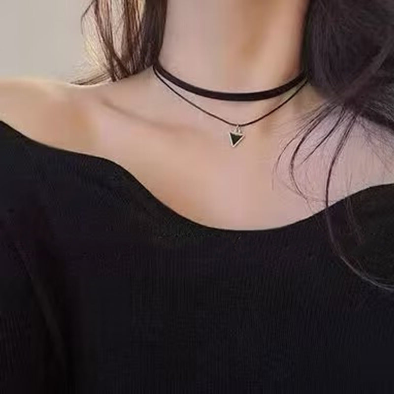 Black Short Female Niche Design Neck Necklaces