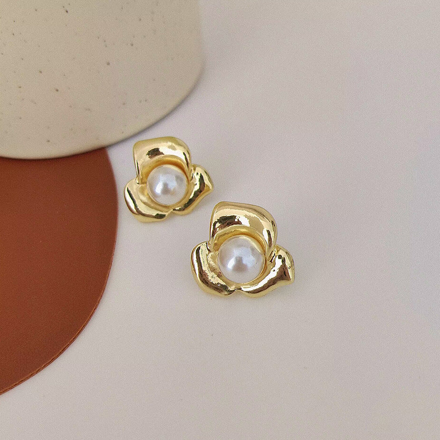 Women's Needle French Style Retro Debutante Camellia Earrings